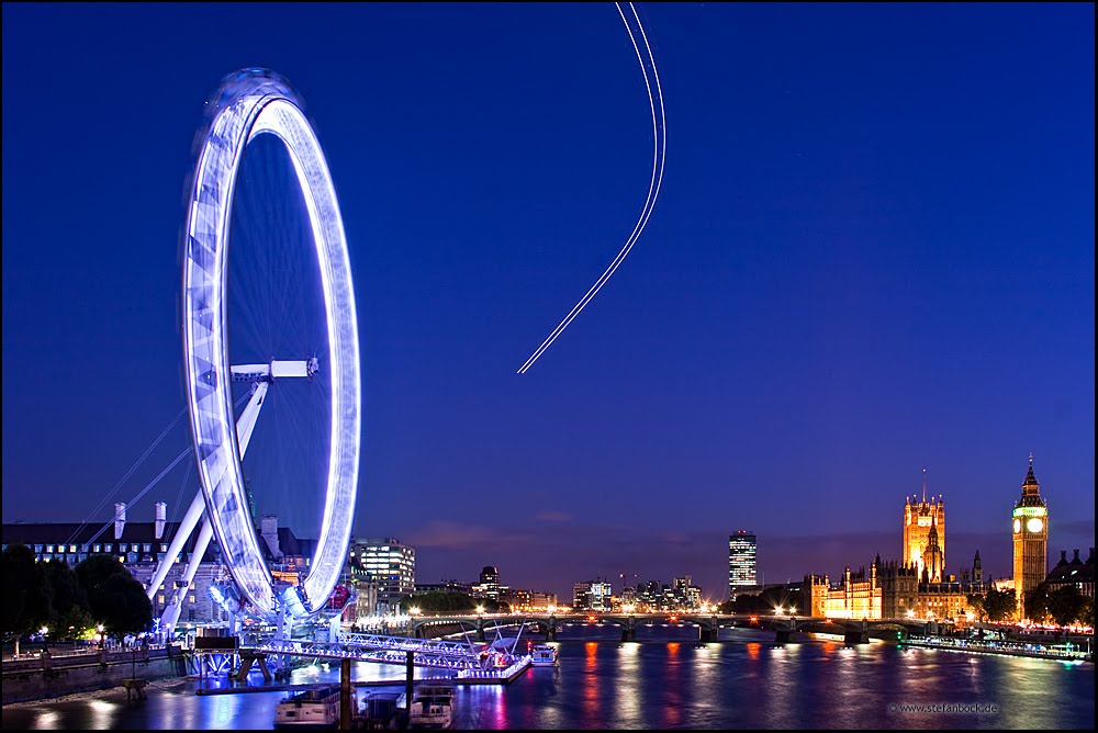 Houses of Parliament and London Eye by Stefan Bock