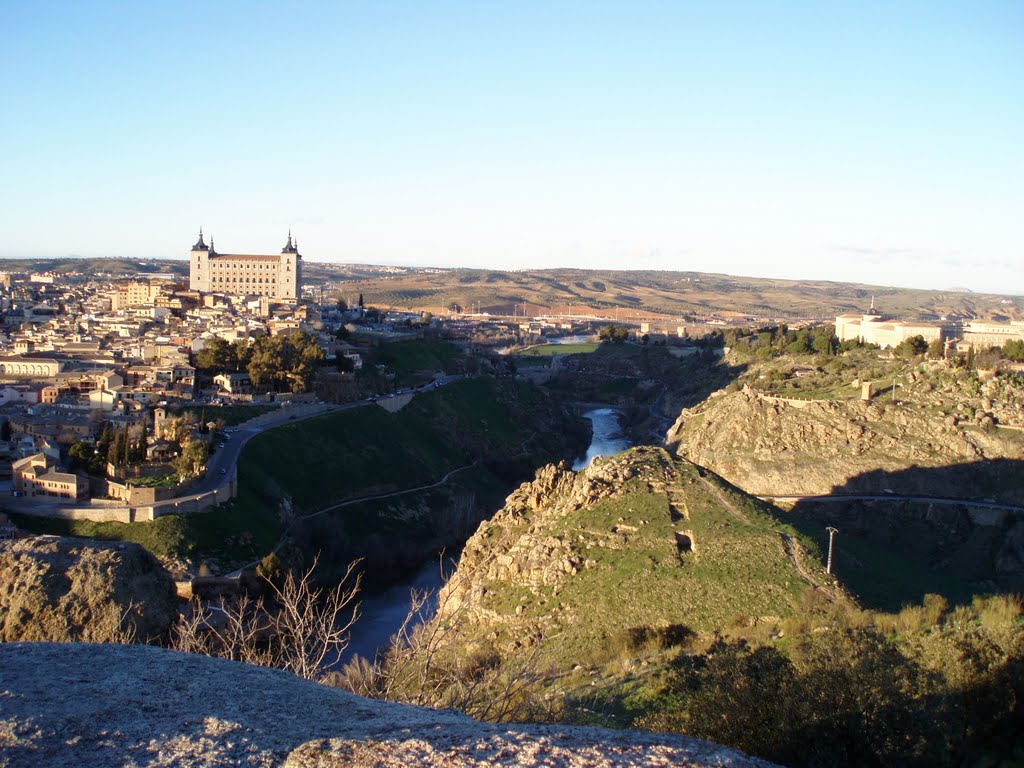 Toledo desde el Valle by Juan Alv