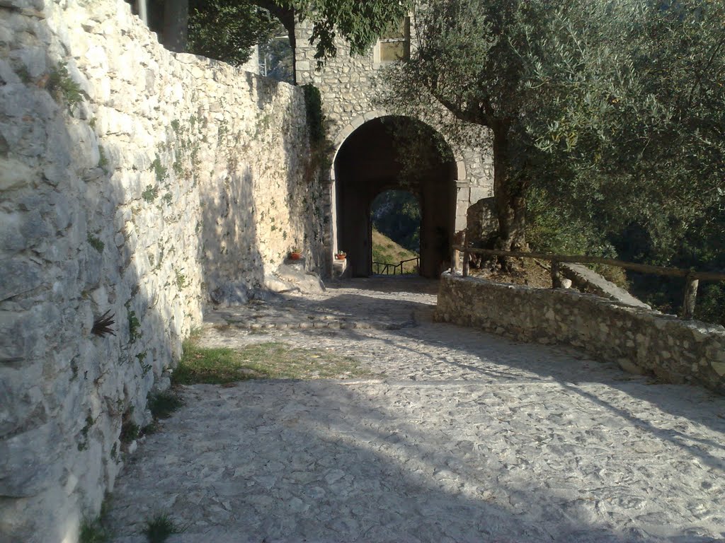 Entrata del Castello di Rocca D'Evandro (CE) by Fabio De Cesare