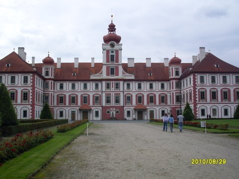 Pałac-Mnichovo Hradiste-Czech Republik by Sławinski