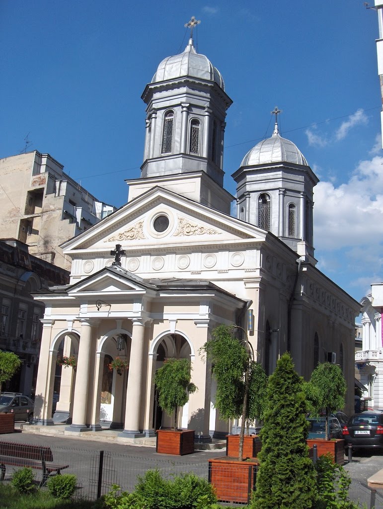 Biserica Alba - Calea Victoriei (Victory Avenue) by Konstantinos Xenos