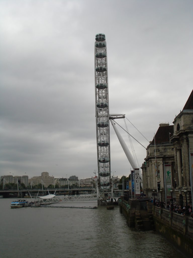 London Eye by Adam Jalics