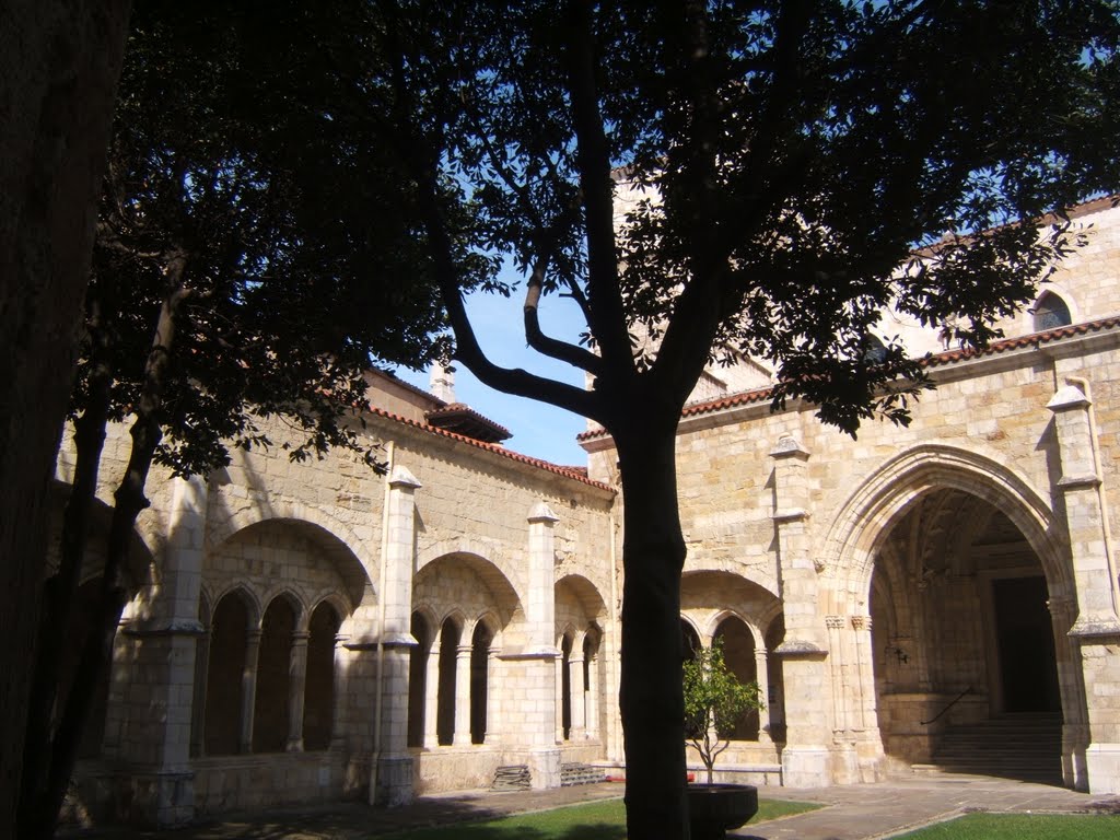 Santander. Claustro de la Catedral by mgaldido