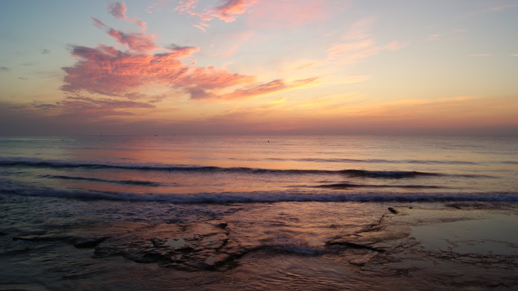 NUEVO AMANECER EN LA PLAYA DE LA MATA by rossa91