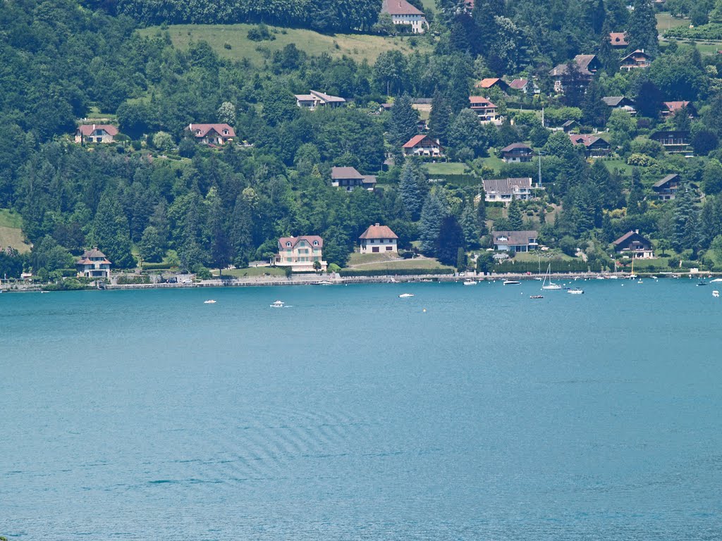 Lac d'Annecy by Wim Constant