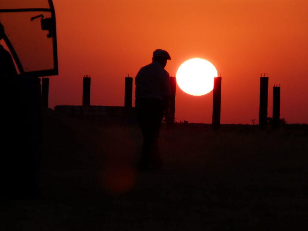 Caminando hacia el ocaso by txiguaka