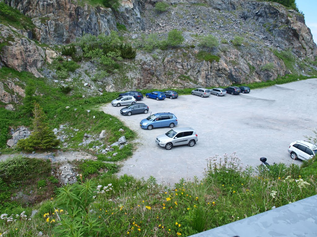 Parkeerplaats bij Barrage d'Emosson by Wim Constant