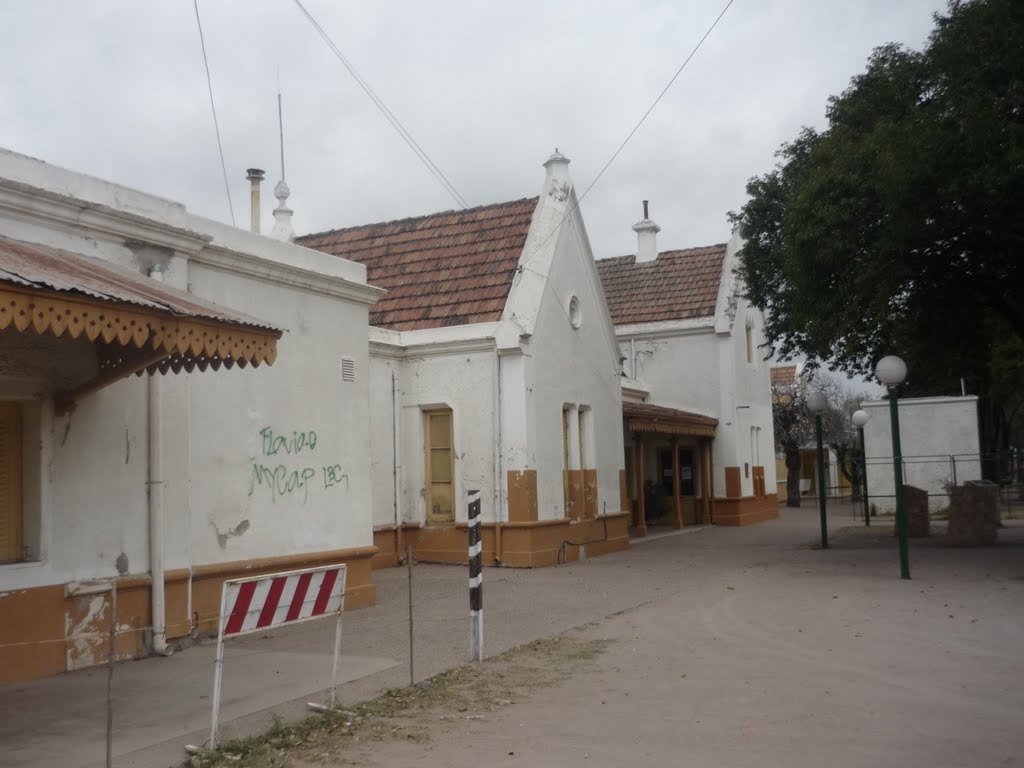 153 - Frente de la estacion de Jesus Maria by profe sergio