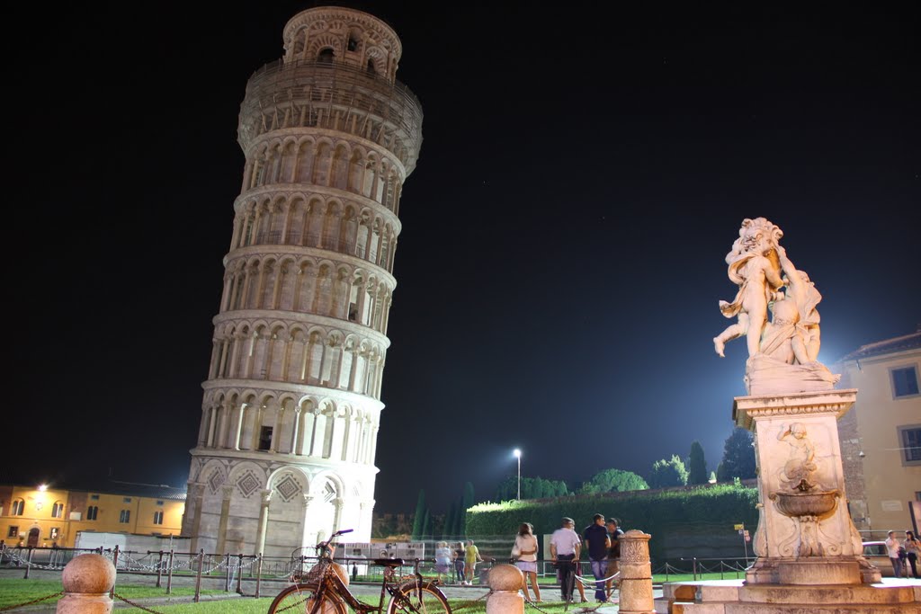 Torre de pisa de noche by Alberto dico (dicosu…