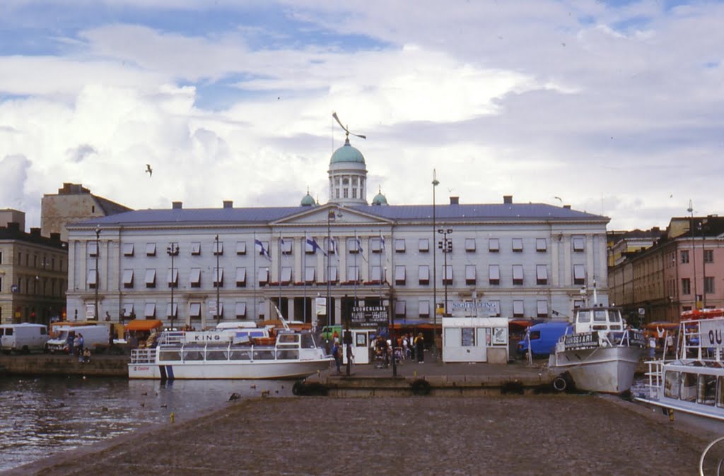 Helsinki - Parlamentsgebäude mit Domkuppel (kawaza422) by kawaza