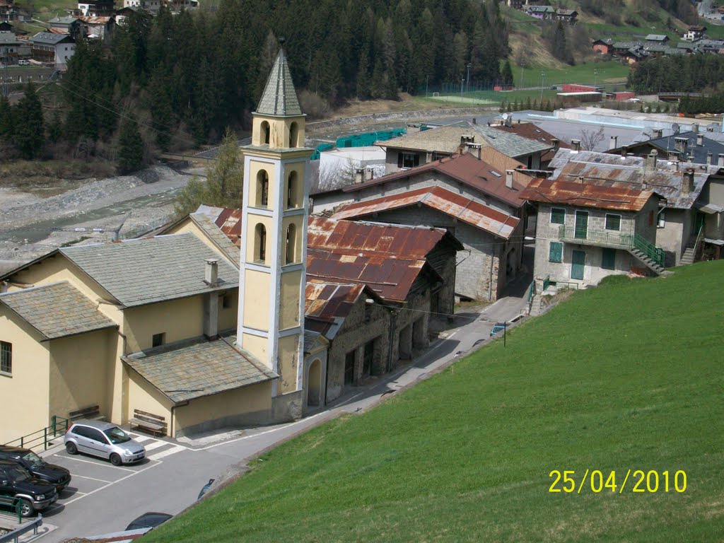 Piazza by Giuliana De Monti