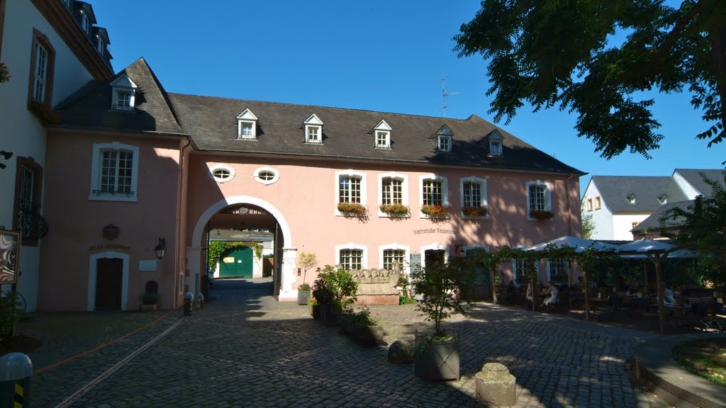 Trier, Weinstube Kessler by Oliver Grebenstein