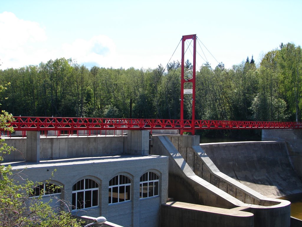 Linnamäe hydroelectric power plant by Janek Savik