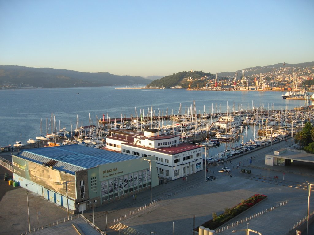 Port of Vigo (Galicia, Spain) by gregor kandare