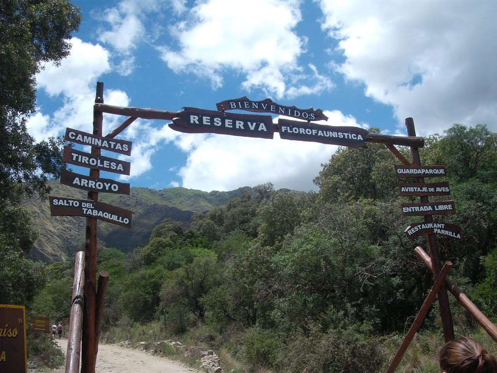 Entrada a la reserva del Tabaquillo by Javierhoracio