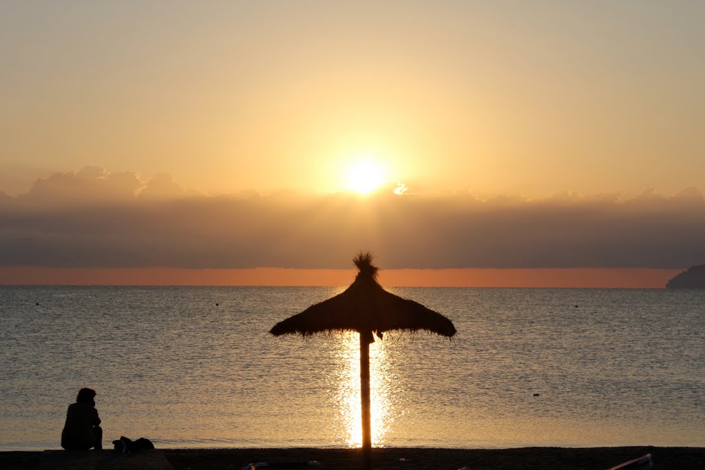 Sunrise in Playa de Muro by lenpeh86