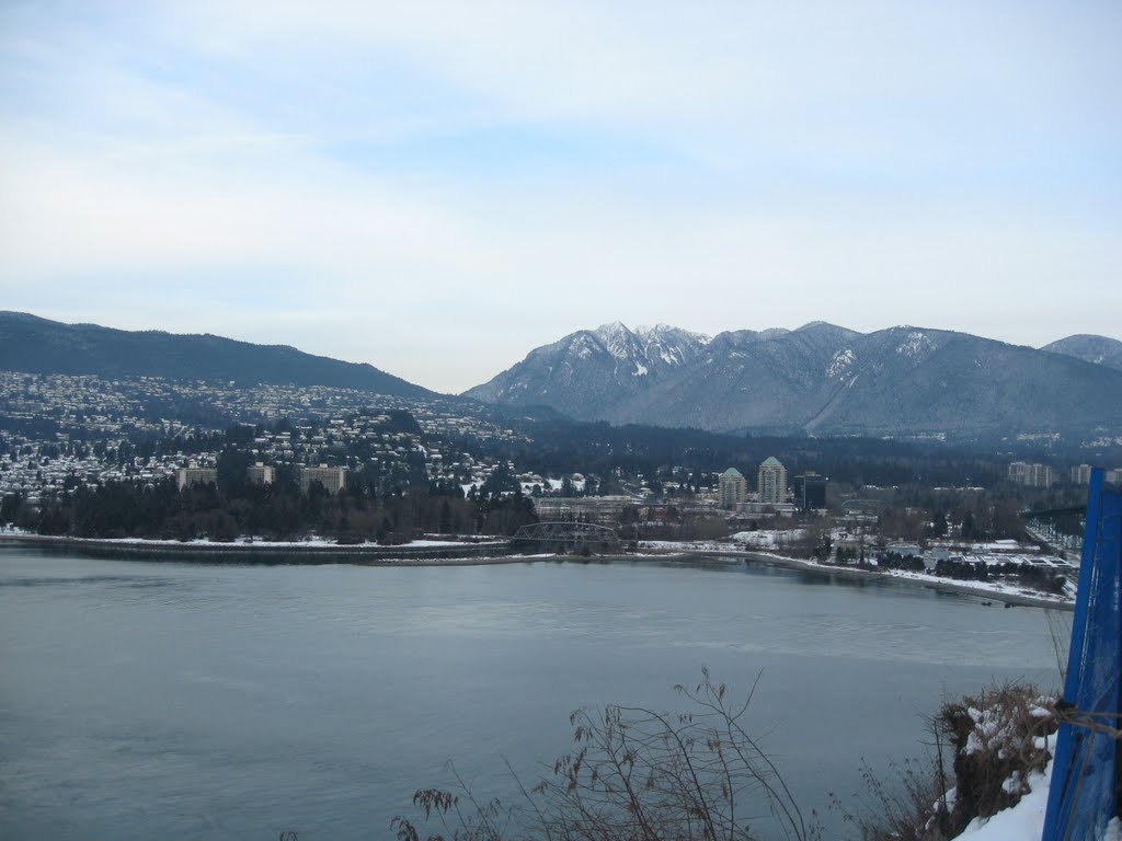 North Van from Stanley Park by sergiotrindade