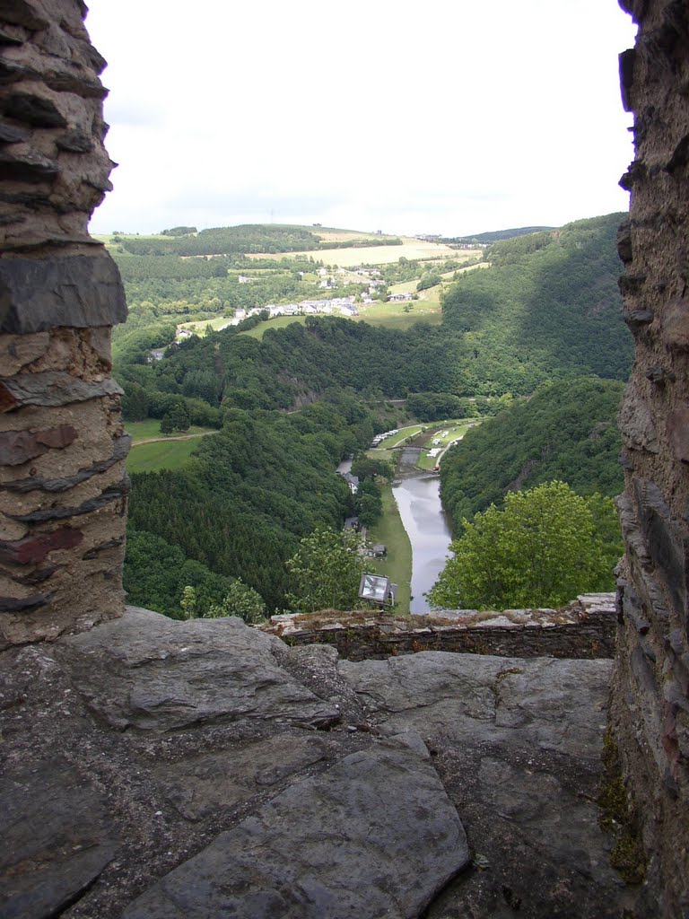 Bourscheid Luxemburg by H Korrel