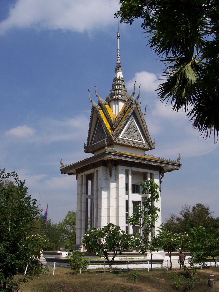 The Memorial Stupa at Choeung Ek by GP Soon (元彬)