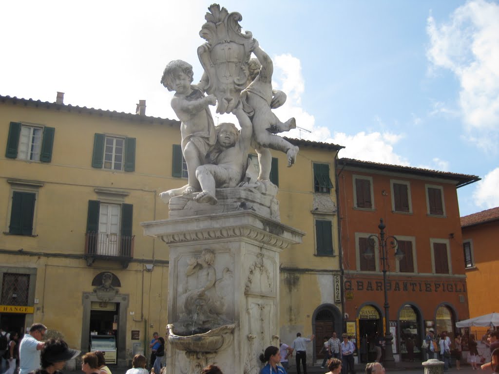 La Fontana dei Putti, Piazza dei Miracoli by Peter Briffa