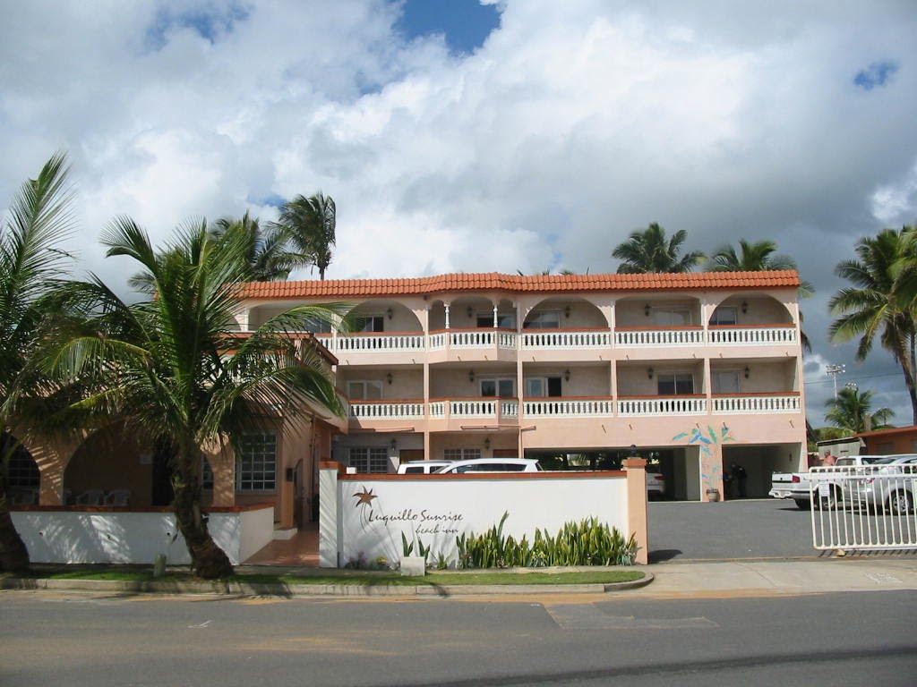 Luquillo Sunrise Inn by cucubano