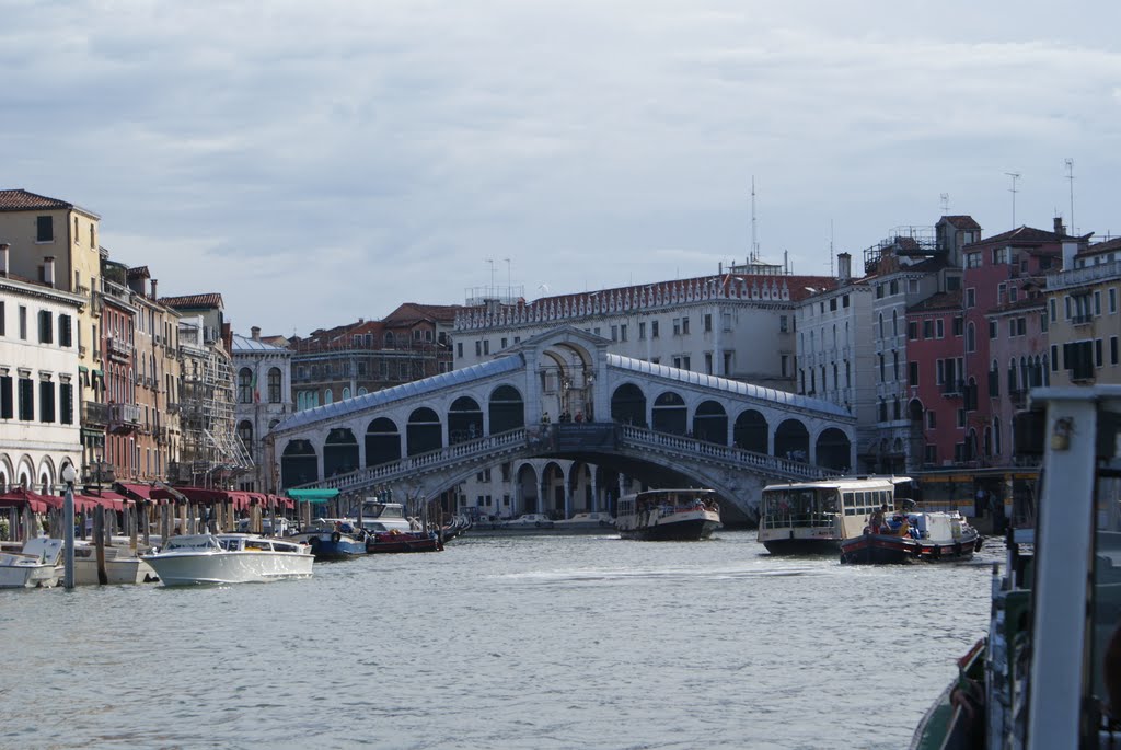 Venezia il Rialto by RinoBarone