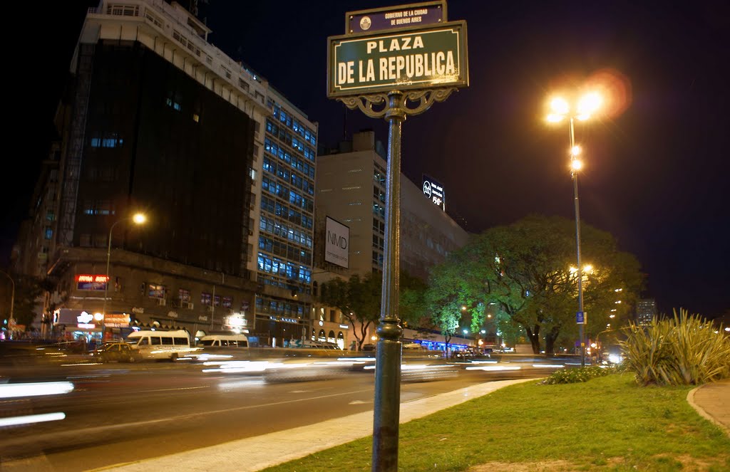 Avenida 9 de Julio- Ciudad de Buenos Aires by Mara Rodriguez