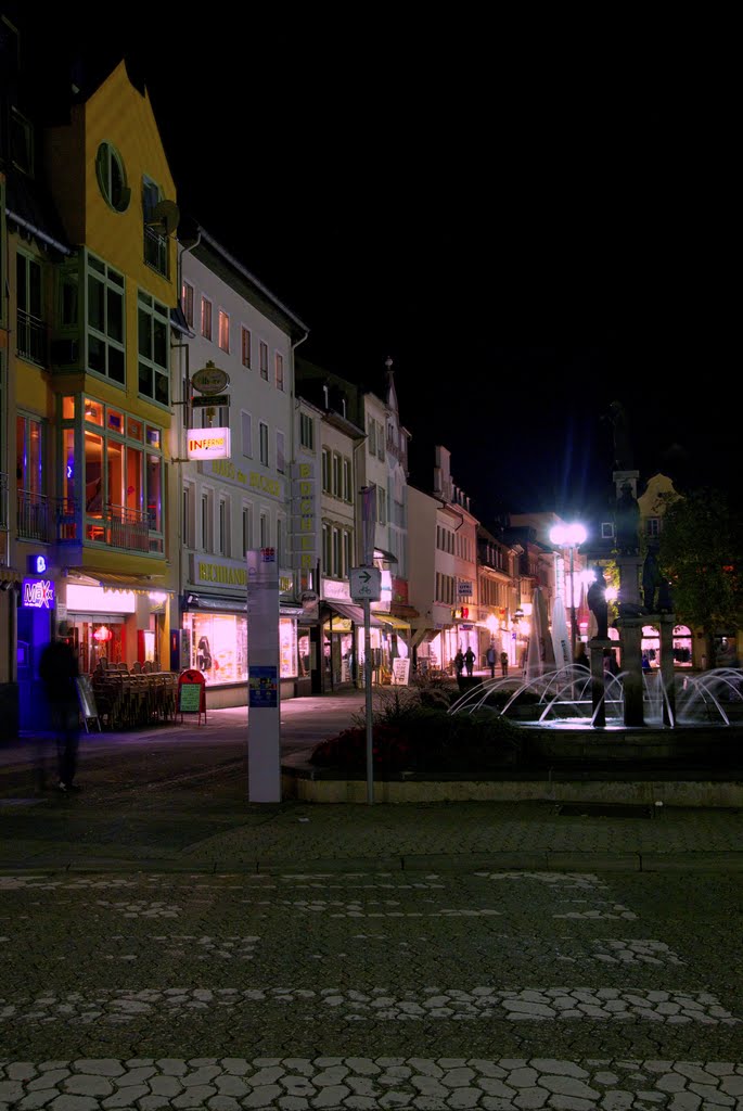 Bad Kreuznach Fussgängerzone mit Gänsebrunnen by Alfons Wetzurek