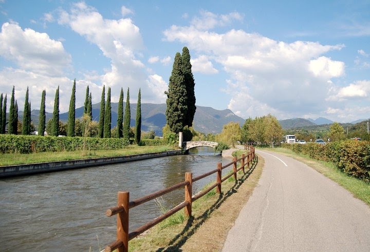 Ponticciolo sulla ciclabile Rezzato - Salò by Truppia Federico