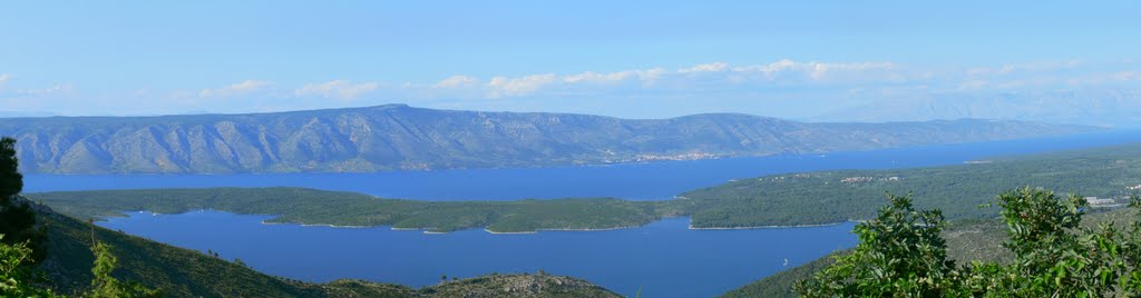 A view to North-West-ern peninsula of Hvar island. by rskotak