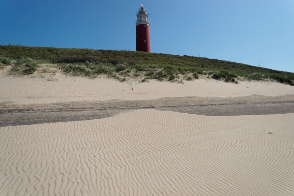 Texel - Beach at the Lighthouse / Eierlandse Vuurtoren - View South by txllxt TxllxT