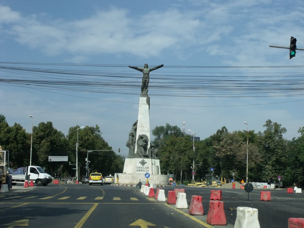 Monument EROILOR AERULUI, poza 18.09.2010 by Ven Mihail