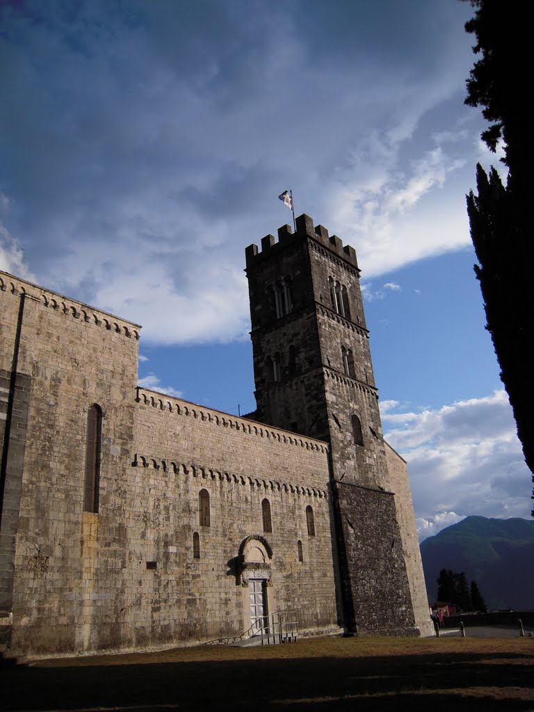 BARGA il duomo by Gloub01