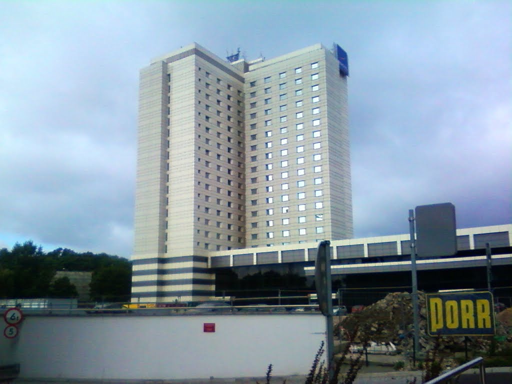 Hotel Novotel Poznań by maresuav