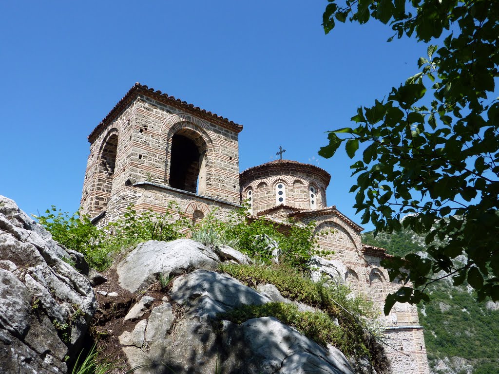 Църква „Света Богородица Петричка“ / "Sveta Bogoroditca Petrichka" Church by Godo Nikolov