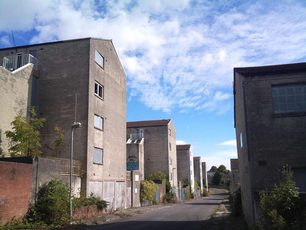 Before demolition. september 2010, Billybanks - Penarth by Jerzy Grzywaczewski