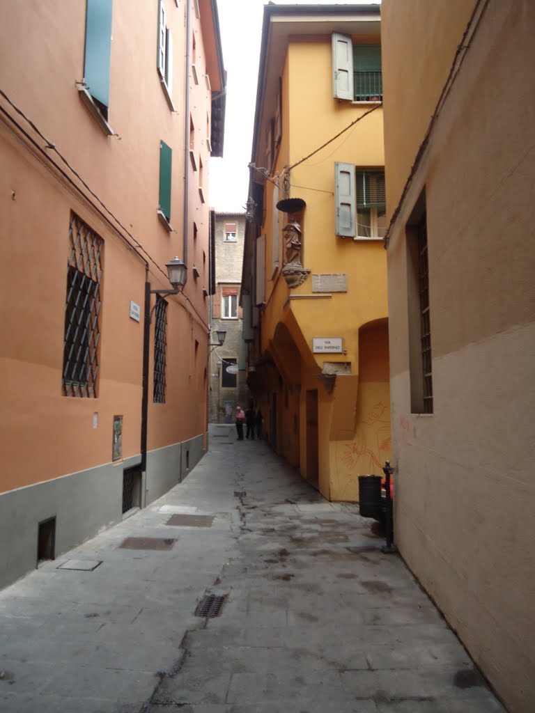 Esquina Via dell'Inferno, Bologna by maríad t.p.