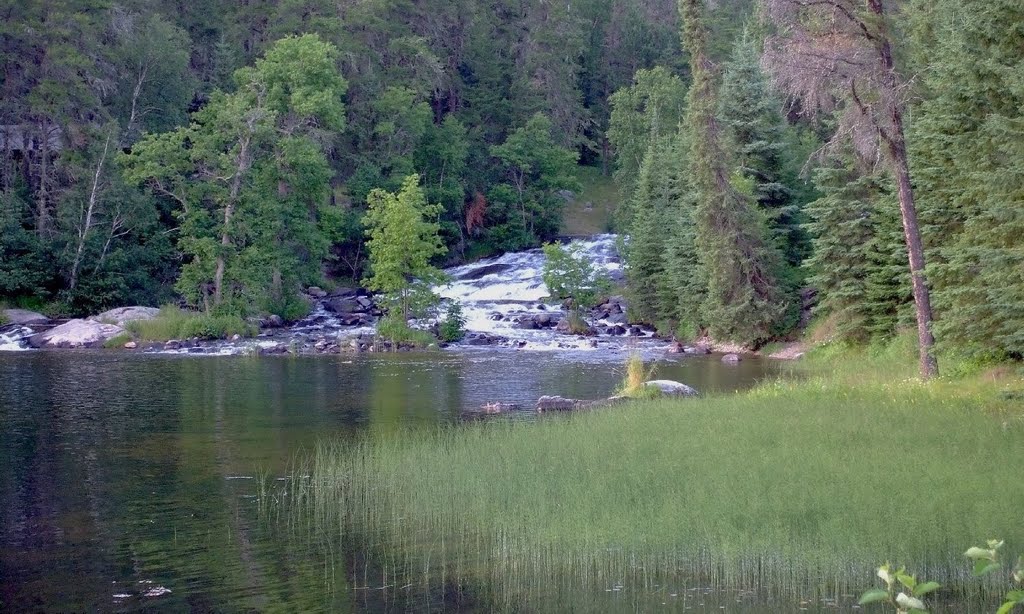 Rushing River Park, Ontario by R. Halim