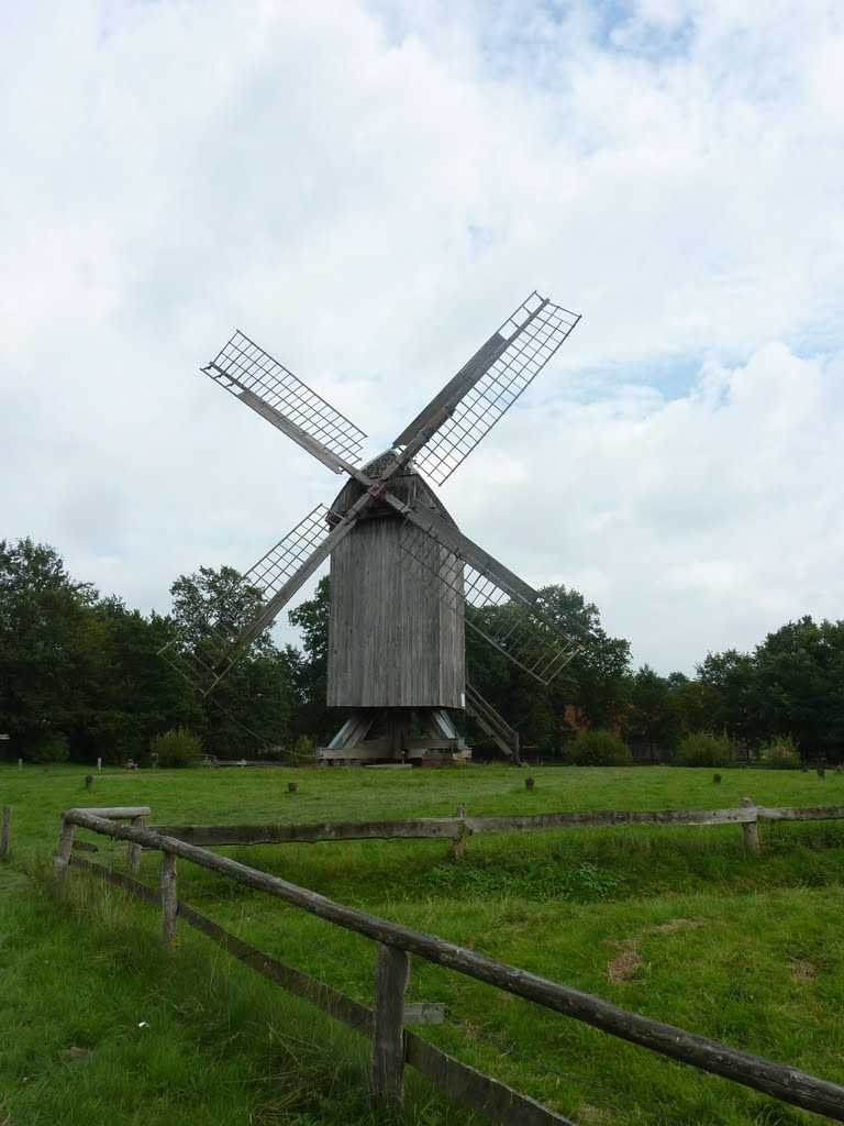 Die Bockwindmühle im Museumsdorf Cloppenburg by Panzerknacker