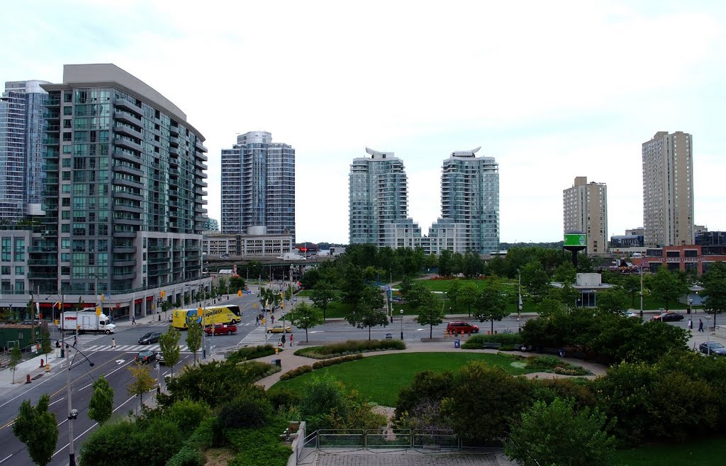 Toronto Harbourfront, ON by R. Halim