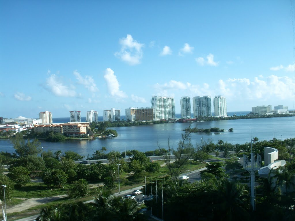 Cancun, Mexico by Rumyana Grudina