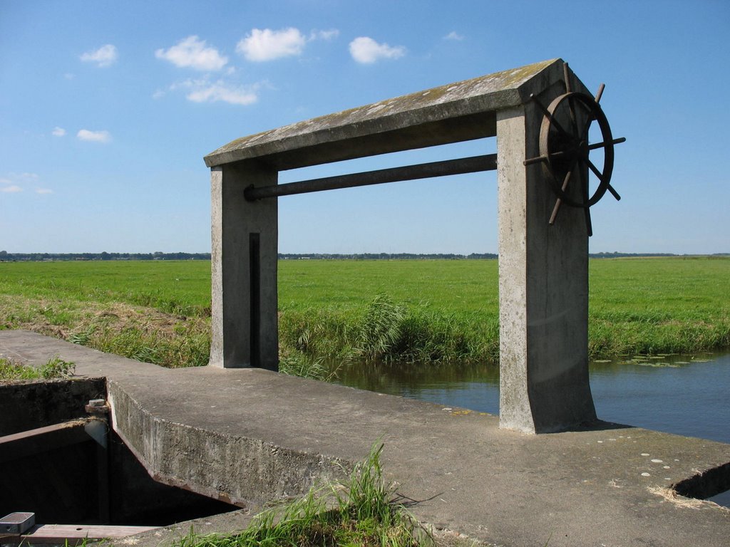 Uitwaterigssluis(je) in Eemnesserpolder by Chris10 ©