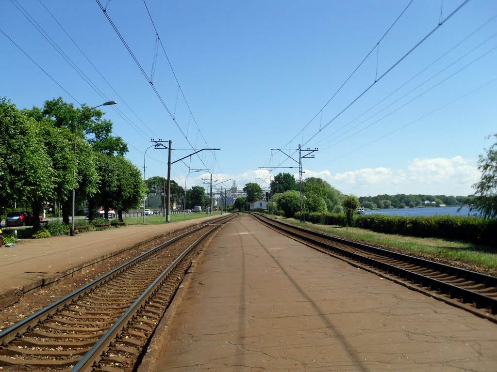 At the Majori Railway Station by vipe