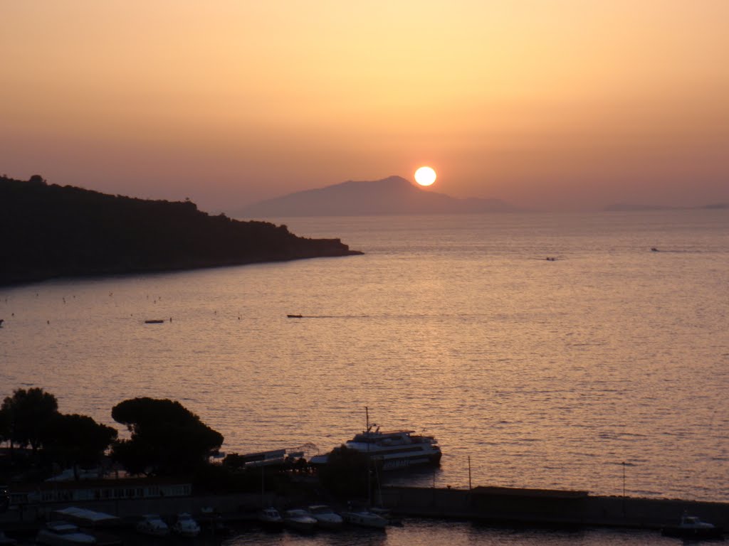 Sunset in Sorrento by RitsaD