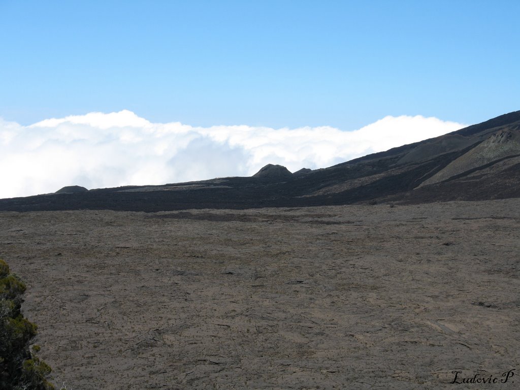 Volcan (3) by Ludovic Pourageaux