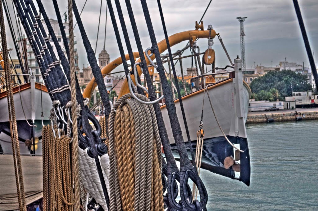 Americo Vespucio, barcas de salvamento by Manolo Dueñas