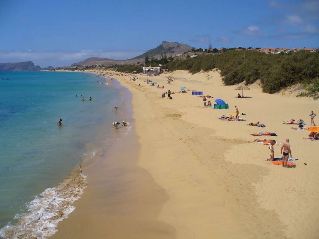 Porto Santo - spiaggia di Vila Baleira. by antonotari