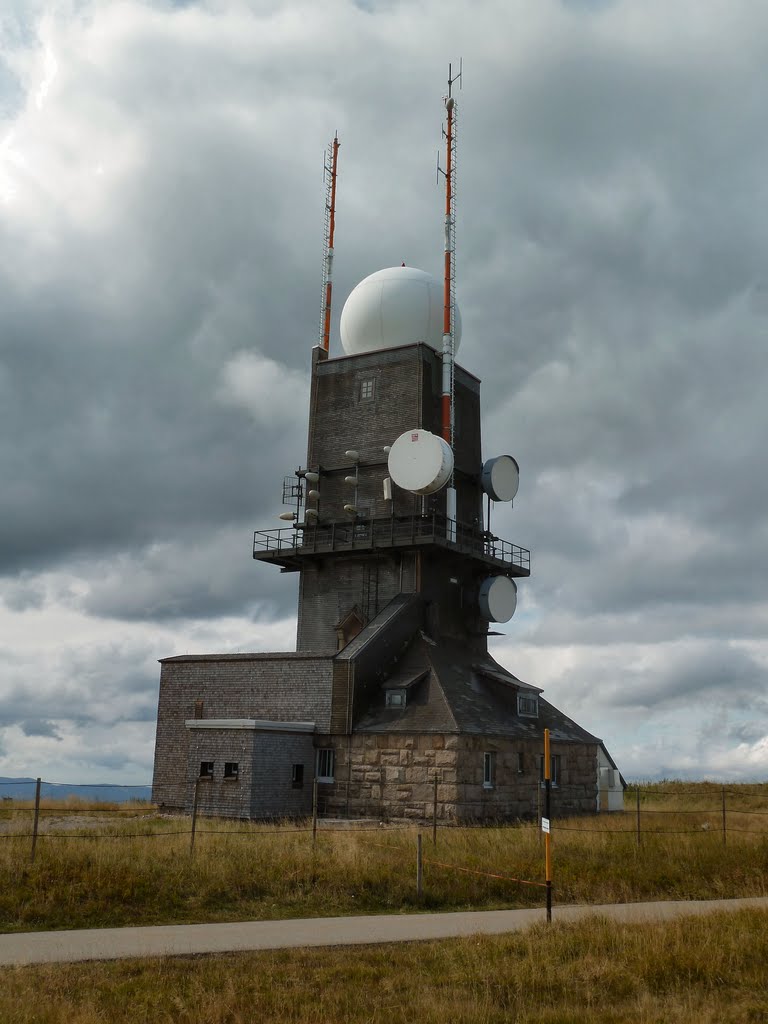 Weather station on top of Feldberg, Black Forest by szhxmy