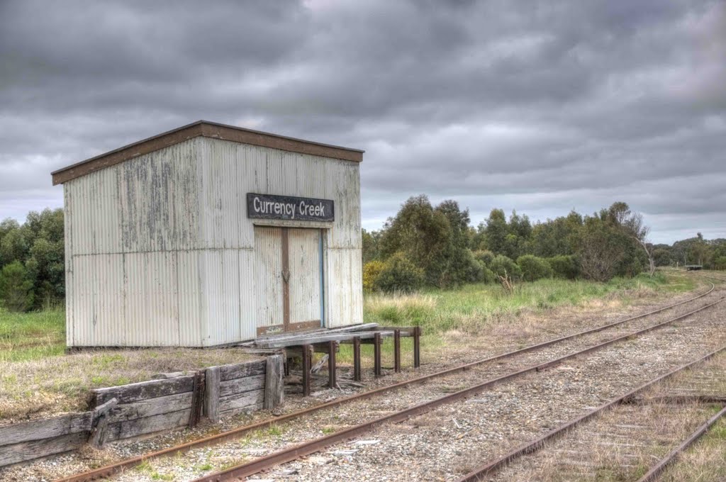 Currency Creek Railway Station by ozeb