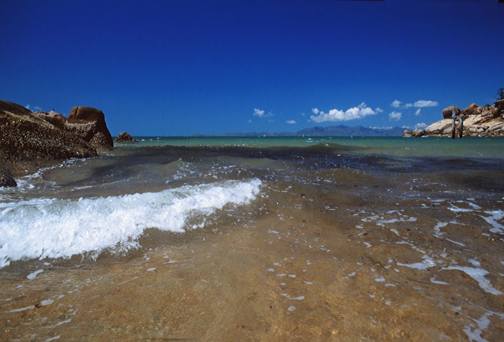 Magnetic Island by gisela 28